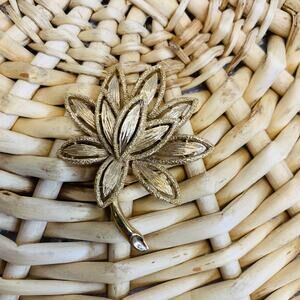 Vintage Avon Leaf Brooch 2.5" x 1.5"